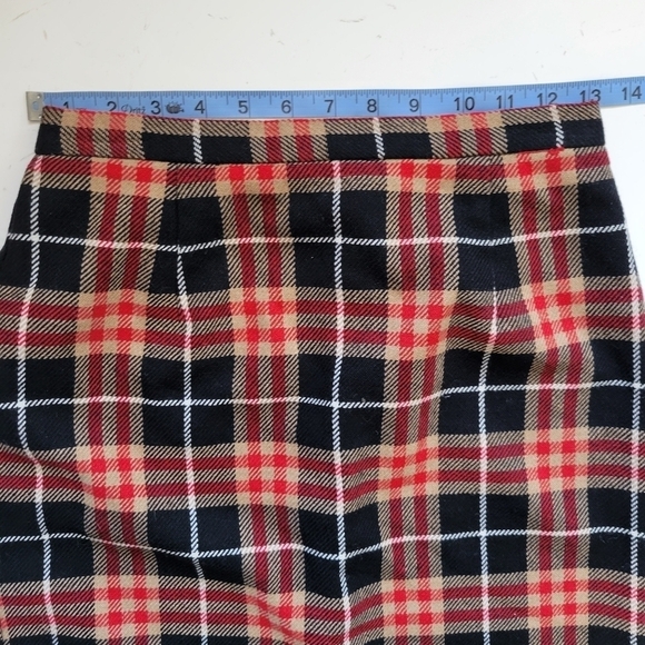 Vntg Requirements Wool Blend Tartan Plaid Fringe Pencil Skirt 4P in Red Black - Picture 8 of 9